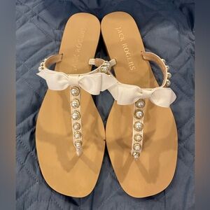 NEW JACK ROGERS white Sandpiper Bow/Pearl Sandal in size 7.5. Only worn once.